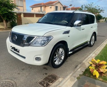 A venda Nissan Patrol Le V8 impecável p