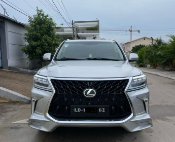 A venda LEXUS LX570 impecável G n