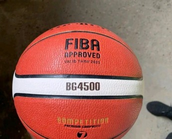 A venda Bola de basketball "Molten"