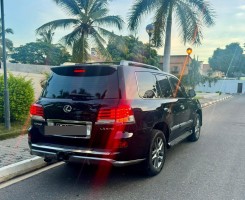 A venda Lexus LX570 Start F bem cuidado mln