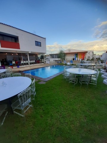 Vivenda V4 com anexo e piscina, na província da Huila(Lubango), zona da Palanca.