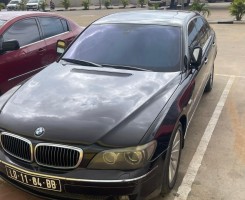 A venda BMW 740Li (v8) executivo