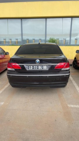 BMW 740Li (v8) executivo