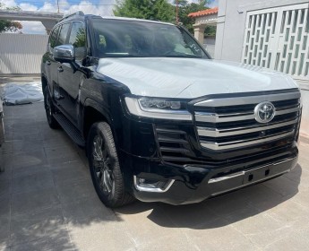 A venda LAND CRUISER V6 TWIN TURBO VX nvio