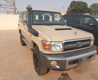 A venda Toyota LX V8 2017 Gasóleo |_