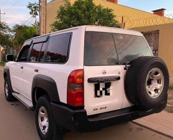 A venda Nissan Patrol GL 4x4 2014 r1