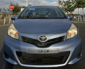 A venda Yaris 2018 4 cilindros semi novinho r3