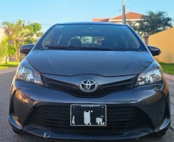 A venda Toyota yaris recém chegado