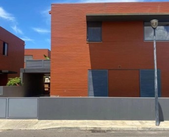 A venda Moradia T3 no condomínio Luanda p