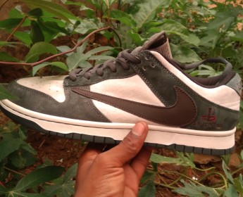 A venda Nike Travis Scott