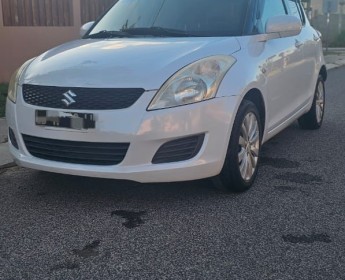 A venda Suzuki swift semi novo 2018