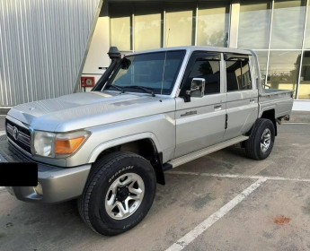 A venda Land Cruiser Cabine dupla F p
