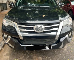 A venda Toyota Fortuner full impecável gR