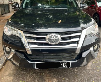 A venda Toyota Fortuner full impecável gR