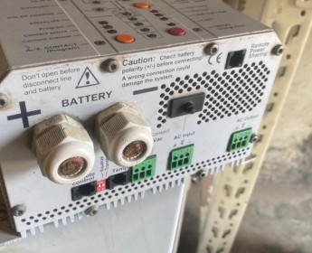 A venda Inversor STUDER COMPACT C-2324 usado