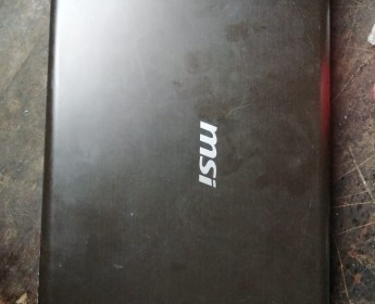 A venda Portátil MSI usado