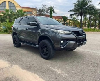 A venda Toyota Fortuner Gasóleo G p