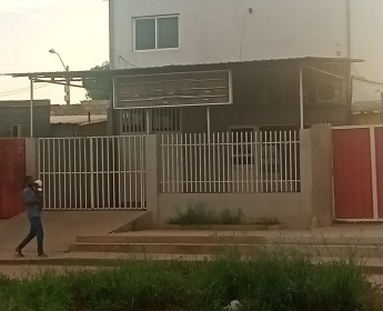 A venda ARRENDA - SE ESTABELECIMENTO COMERCIAL A BERA ESTRADA