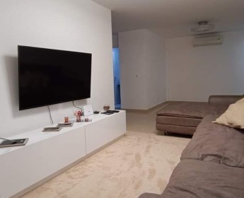 A venda Apartamento T3, no Condomínio Boulevard, Patriota.