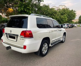 A venda Land Cruiser Vxr V8 Full bem cuidado E p