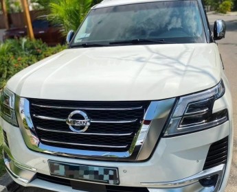 A venda Nissan Patrol Platinum G p