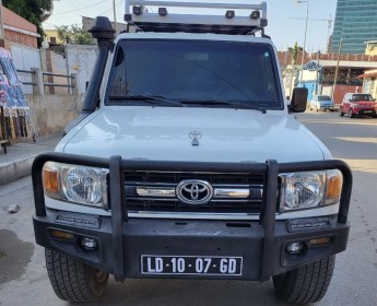 A venda Toyota Land Cruiser dupla cabine G mln
