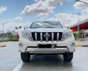 A venda Toyota Prado VXR 2016 gasolina 3ln