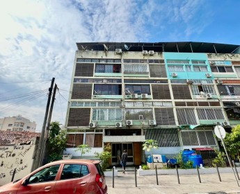 A venda Apartamento T2 mobiliado, na Ingombota, Cidade de Luanda.