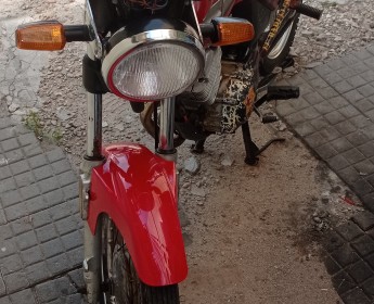 A venda Yamaha YB 125