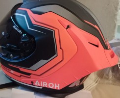 A venda AIROH GP550 S RUSH LARANJA FLUO MATT L
