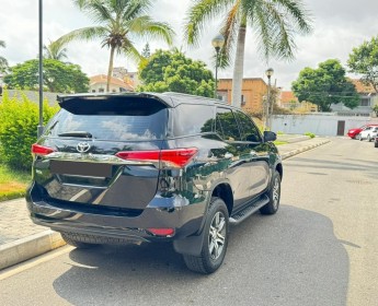 A venda Toyota Fortuner 2022 diesel 00Km cr