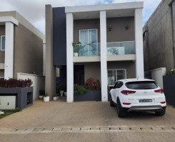 A venda Vivenda T3 Duplex + Anexo Urbanização Boa Vida 4