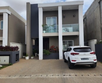 A venda Vivenda T3 Duplex + Anexo Urbanização Boa Vida 4