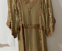A venda Seja amiga do ambiente e compre roupa boa, usada em bom estado.