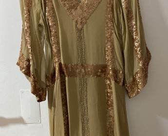 A venda Seja amiga do ambiente e compre roupa boa, usada em bom estado.