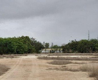 A venda Terreno de 9 hectares sito na via expressa