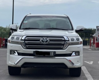 A venda TOYOTA LAND CRUISER VX | FULL OPTION