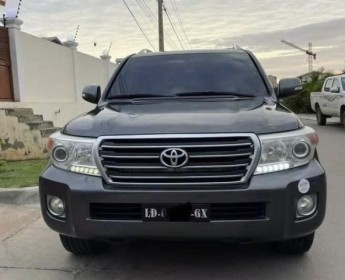 A venda Land Cruiser Exr V8 2016 gasolina bem cuidado