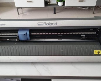 A venda Plotter Corte Roland GX-24 c/ agulhas de corte extra