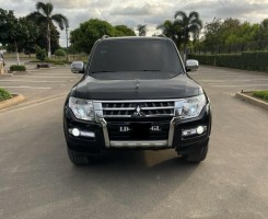 A venda Mitsubishi Pajero disponível