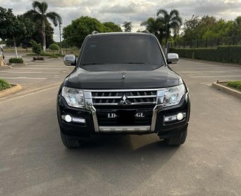 A venda Mitsubishi Pajero disponível