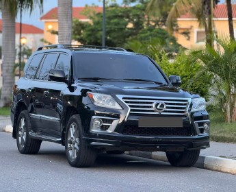 A venda LEXUS SUPER SPORT FULL