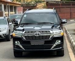 A venda TOYOTA LAND CRUISER V8 JAPÃO