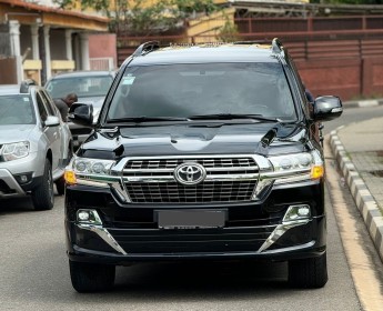 A venda TOYOTA LAND CRUISER V8 JAPÃO