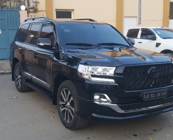 A venda TOYOTA LAND CRUISER V8