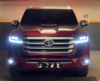 A venda TOYOTA LAND CRUISER LC300 VX. R TWIN TURBO