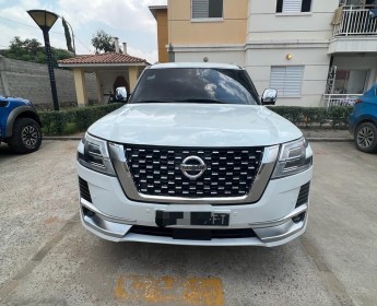A venda Nissan Patrol Platinum 2015 bem cuidado 3n