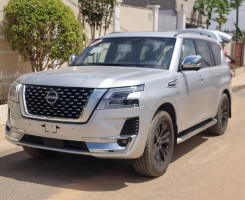 A venda NISSAN PATROL 2020 FULL V8 START I s
