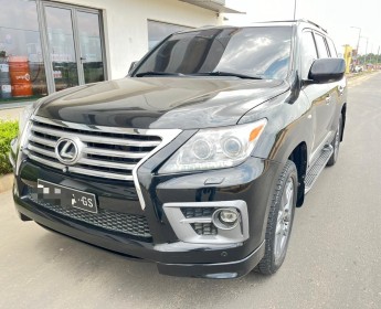 A venda Lexus 570 disponível