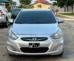 A venda Hyundai Accent disponível
